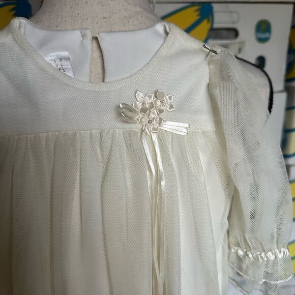 Jenny Annie dots Elegant Cream Baby Dress with Bonnet - Picture 2 of 6